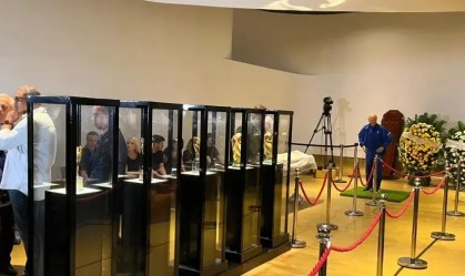 Emocionado, Parreira comparece ao velório de Zagallo