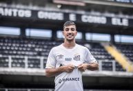 Agora no Santos, Pedrinho diz que caso de agressão a namorada 