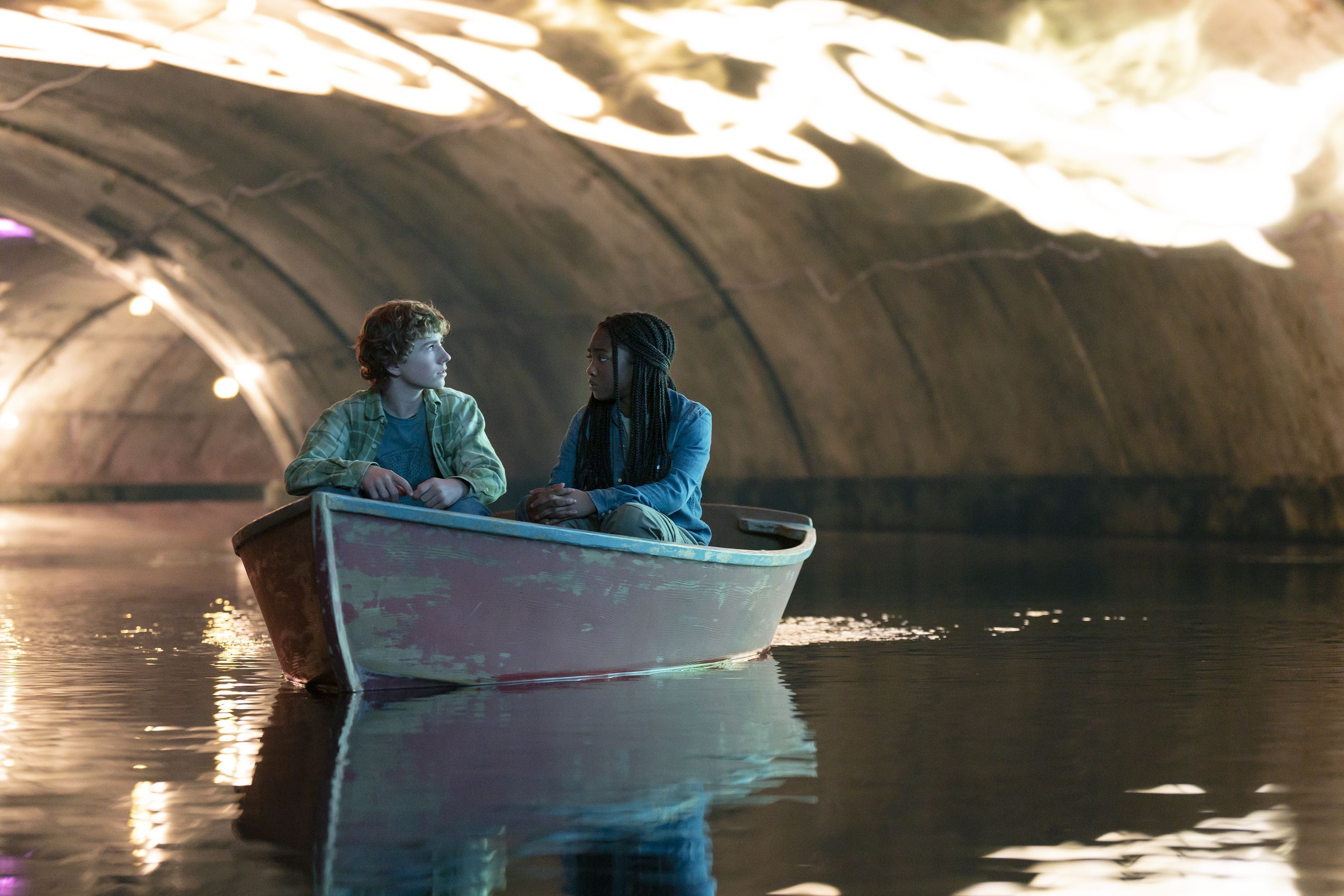 Percy e Annabeth no Túnel do Amor./ Disney/David Bukach