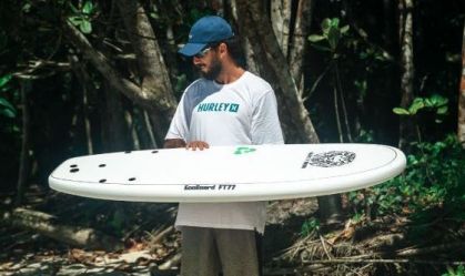 Surfe: Filipe Toledo lança primeira prancha 100% reciclável do mundo