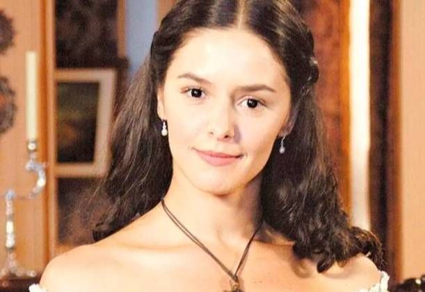 Bianca Rinaldi protagonizou o remake de "A Escrava Isaura" na Record TV, em 2004 / Divulgação