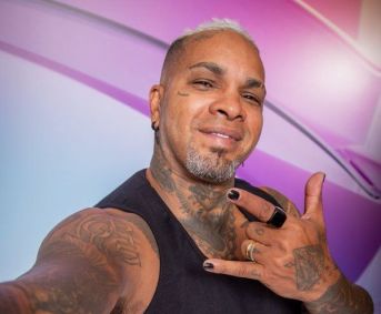 O cantor, compositor e produtor Rodriguinho integra o grupo &quot;Camarote&quot; no BBB24.