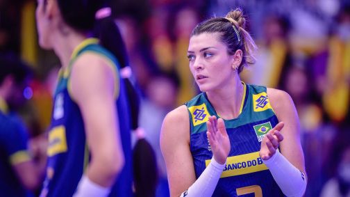 Rosamaria renovou o contrato com clube japonês