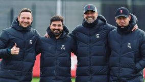 Os assistentes técnicos Pepijn Lijnders e Peter Krawietz e o técnico de desenvolvimento de elite Vitor Matos também vão deixar o Liverpool