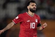 Lesionado, Salah não desiste de título com o Egito e poderá viajar 15.000 km; entenda