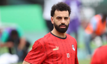 Torcedor do Everton é banido de estádios por três anos por racismo contra Salah