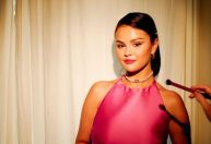 Selena Gomez lança blush viral no Brasil; saiba mais