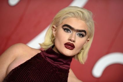 Sophia Hadjipanteli durante o Fashion Awards 2023 em Londres