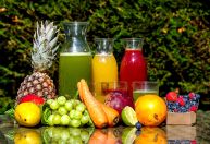 Suco integral de fruta pode estar associado a ganho de peso, diz estudo
