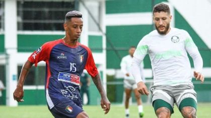 Gabriel Mendes disputa bola com Zé Rafael em jogo-treino contra o Palmeiras; meia vai defender o Suzano no Paulistão A3 e o Jardim Verônica na Super Copa Pionner
