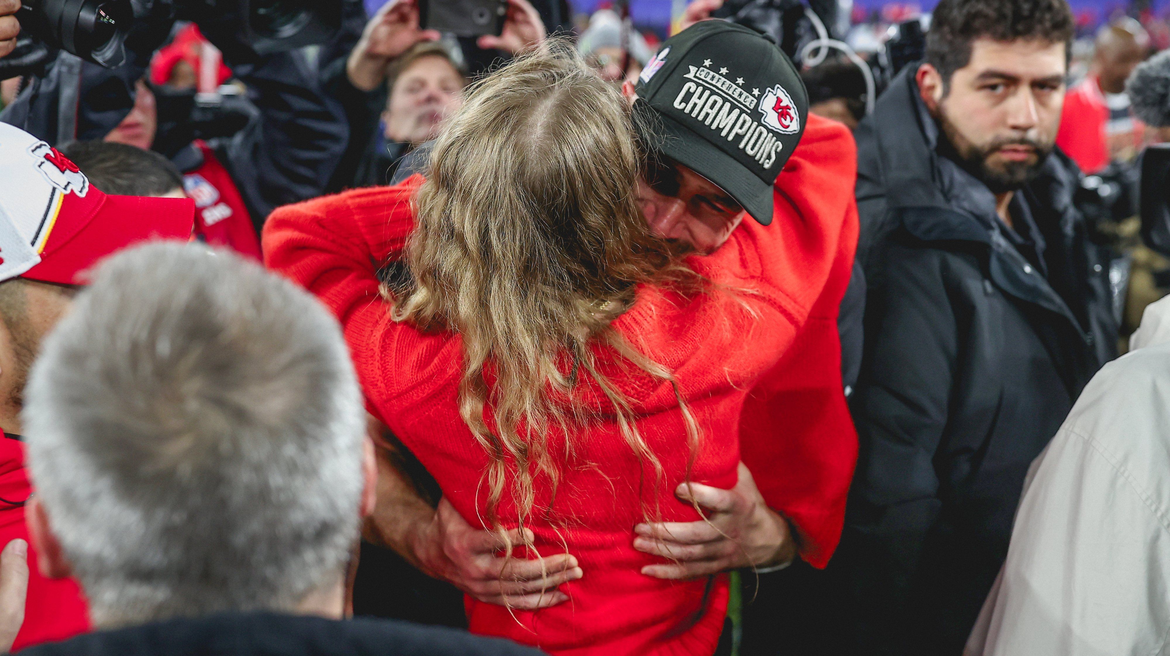 Taylor Swift comemora ida de time do namorado ao Super Bowl / Divulgação / @Chiefs