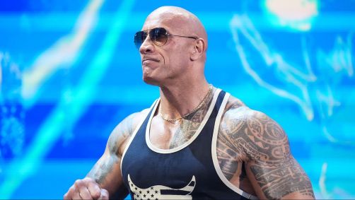 O ator Dwayne Johnson, conhecido como The Rock, durante evento do WWE