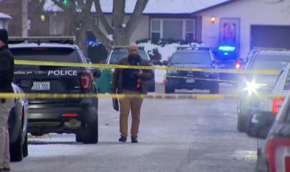 Autoridades investigam a morte de sete pessoas encontradas com marcas de tiros em Illinois, nos EUA
