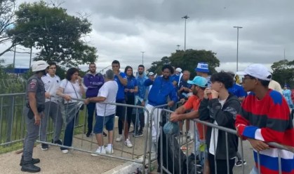 Torcedores do Cruzeiro não conseguiram entrar na Neo Química Arena