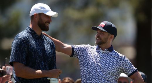 Jogador da NFL e cantor participaram juntos de um campeonato de golfe