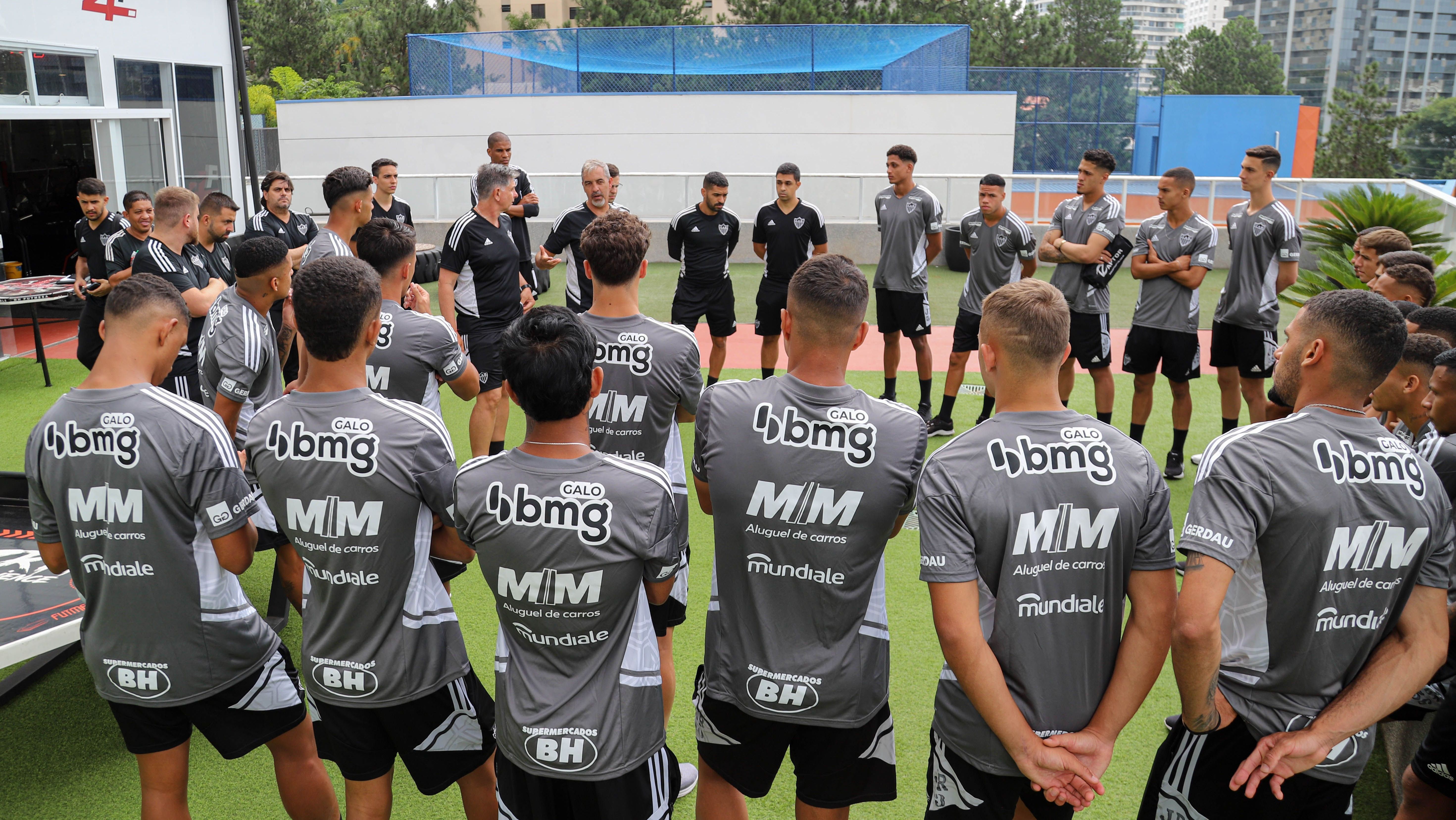 Jogadores do sub-20 do Atlético-MG em treino para a Copinha