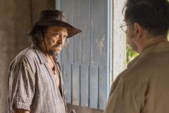 Renascer: Belarmino (Antonio Calloni) pergunta a Venâncio (Fábio Lago)