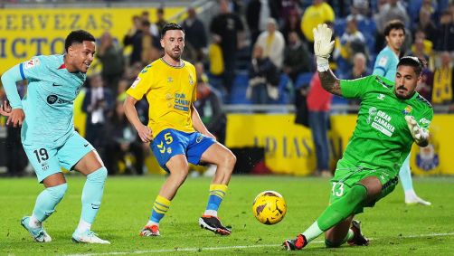 Vitor Roque perde chance clara em estreia pelo Barcelona contra o Las Palmas