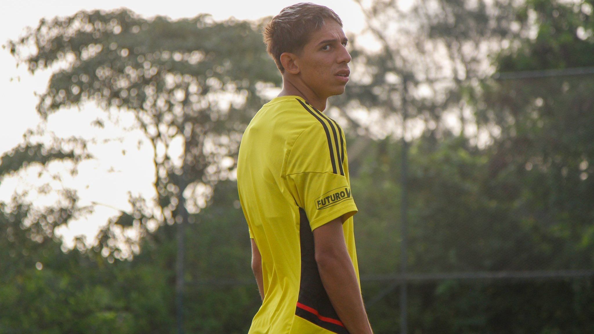Werton pelo time Sub-20 do Flamengo