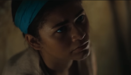 A atriz Zendaya no trailer de "Duna: Parte 2"