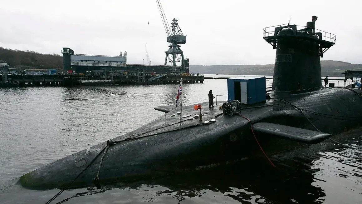 2009-02-16t120000z-1522016574-lf3e52g19q001-rtrmadp-3-britain-submarines