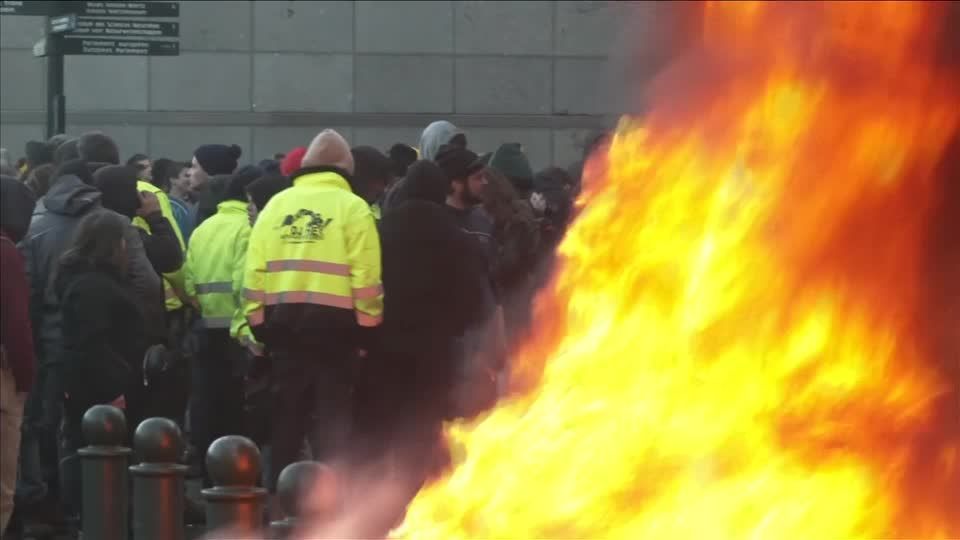 Protestos de agricultores em Bruxelas se intensificam
