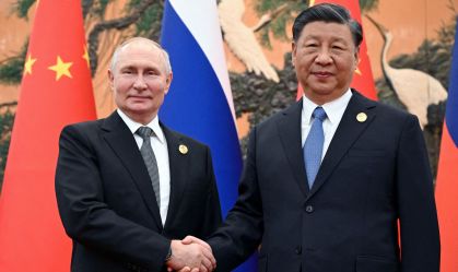 Putin e Xi rejeitam "interferência" dos EUA e elogiam cooperação entre países