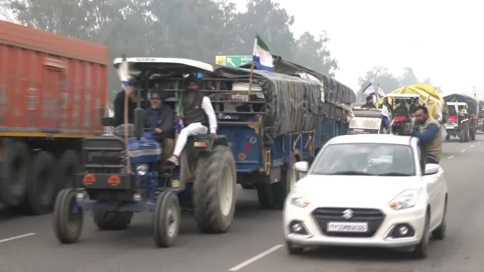 Agricultores indianos iniciam marcha até Nova Delhi para protestar contra os preços das colheitas / Reuters