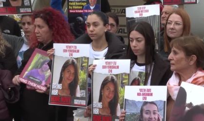 Familiares de reféns vão a Haia pedir investigação contra Hamas