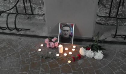"A esperança morre": população de Moscou reage à morte de Navalny