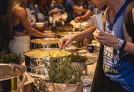 Chefs renomados, bebida livre e famosos: camarotes do Carnaval chegam a custar R$ 7 mil