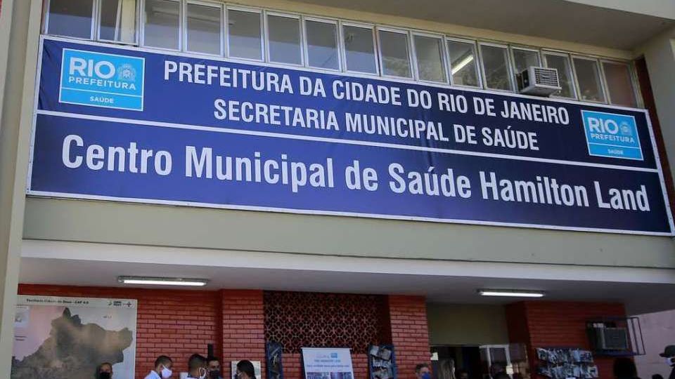 Posto de saúde fica na Cidade de Deus, no Rio de Janeiro