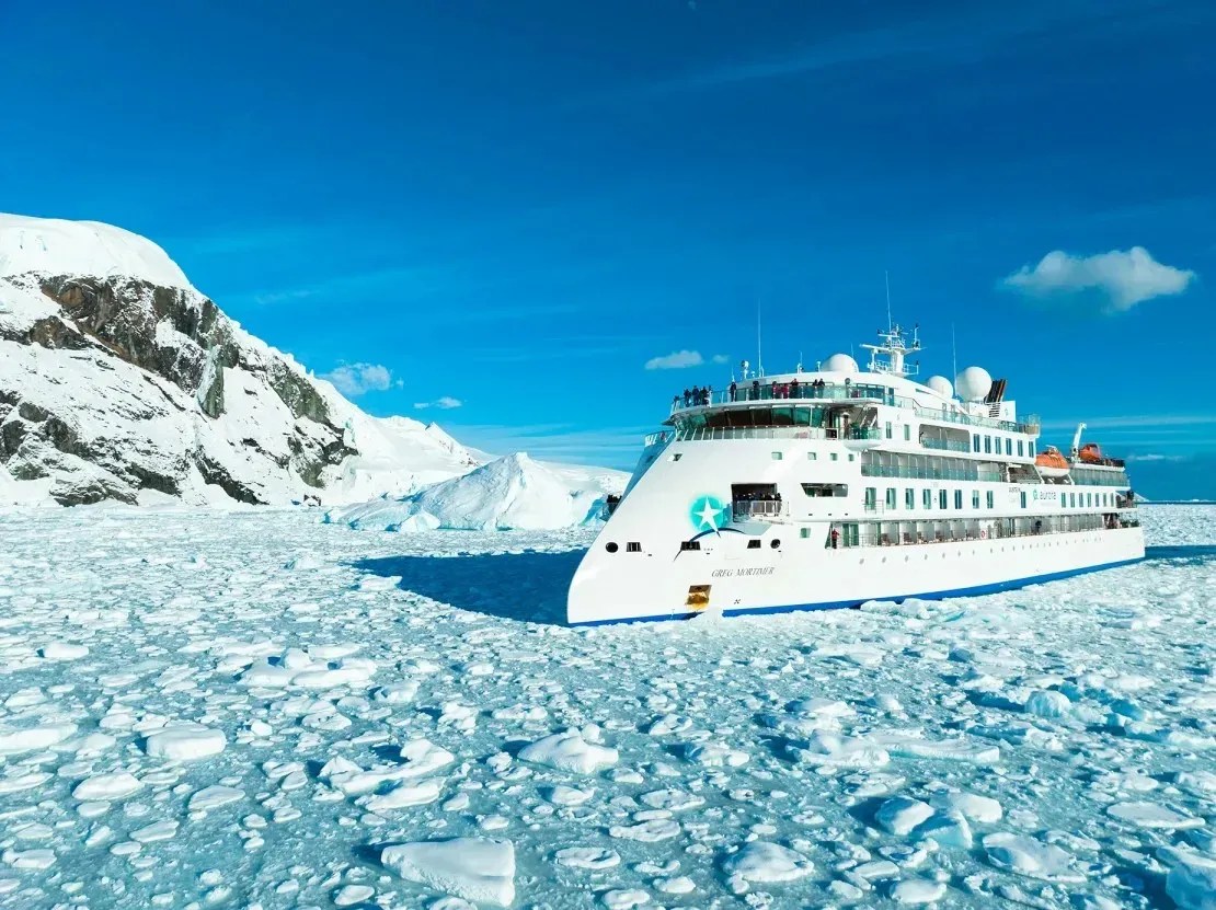 O navio Greg Mortimer da Aurora Expeditions tem uma proa patenteada para tornar a travessia da Passagem de Drake mais estável / Tyson Mayr/Aurora Expeditions
