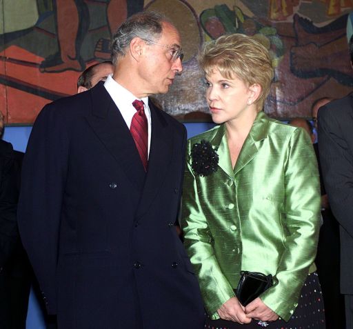01/01/2000 - A prefeita eleita de São Paulo, Marta Suplicy, então do PT, toma posse no Palácio das Indústrias, ao lado de seu então marido, Eduardo Suplicy / KATHIA TAMANAHA/ESTADÃO