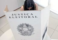 Pode votar de bermuda, boné e roupas de banho? Saiba o que diz a lei