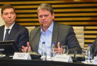 Vamos fechar agências e continuar diminuindo o tamanho do Estado, diz Tarcísio