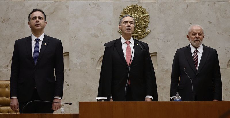 O presidente do Congresso, senador Rodrigo Pacheco (PSD0MG), o presidente do STF, ministro Luís Roberto Barroso, e o presidente da República, Luiz Inácio Lula da Silva (PT)