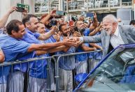 "Um metalúrgico saiu daqui da porta de fábrica para consertar o país", diz Lula durante evento no ABC Paulista