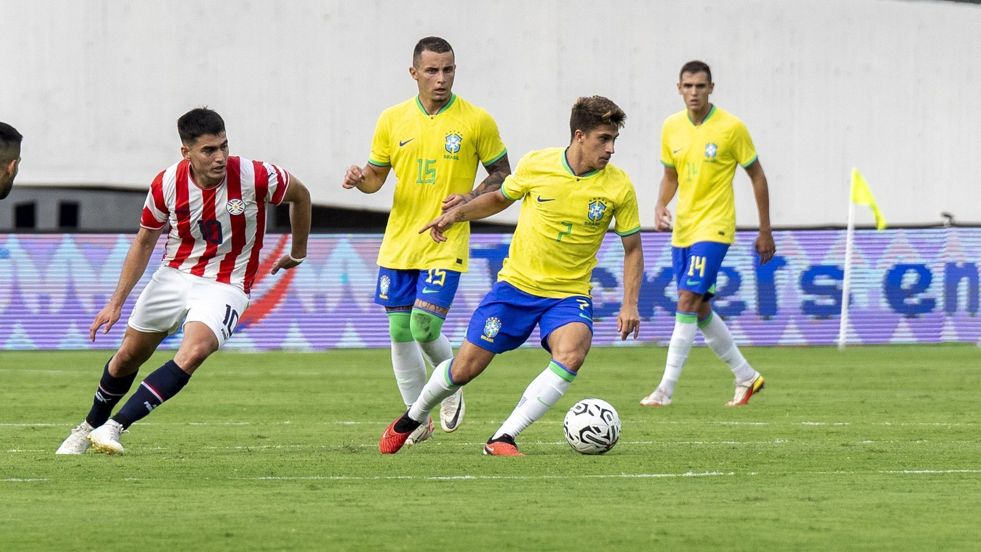 Brasil perdeu para o Paraguai no primeiro jogo do quadrangular final