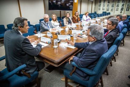 O ministro da Fazenda, Fernando Haddad, teve reunião com senadores nesta terça-feira (6)
