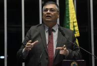 Dino critica no Senado "falsas soluções" para mudanças no STF e nega "ditadura judicial"