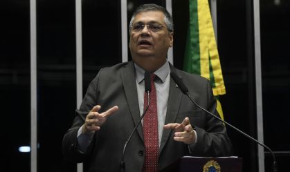 Dino vai apresentar PEC para punir juízes e militares que cometerem delitos graves com expulsão sem salário