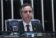 Pacheco diz a aliados que vai pautar PEC sobre drogas se STF avançar no assunto