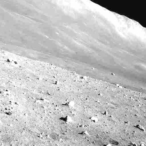 A câmera de navegação do SLIM capturou as condições luminosas do dia lunar brilhando no local de pouso / JAXA