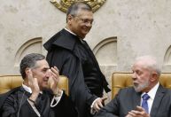 “Agora é sem volta”, brinca Barroso após Dino assinar posse