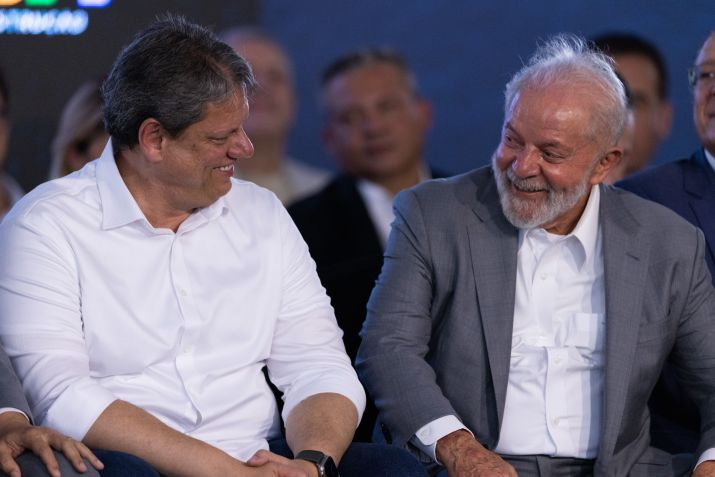 Tarcísio teria menos votos do que Lula se fosse escolhido candidato de Bolsonaro em 2026 - Foto: 02/02/2024 - ETTORE CHIEREGUINI/AGIF/AGÊNCIA DE FOTOGRAFIA/ESTADÃO CONTEÚDO