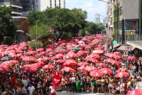 GCM usa spray de pimenta e gás lacrimogêneo contra foliões de bloco em SP