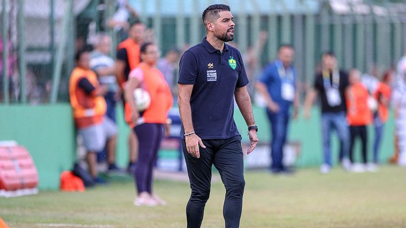 António Oliveira vai comandar o Corinthians