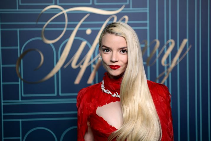 A atriz Anya Taylor-Joy em evento da Tiffany & Co. realizado em Nova York em 2023 / Dimitrios Kambouris/Getty Images para Tiffany & Co.
