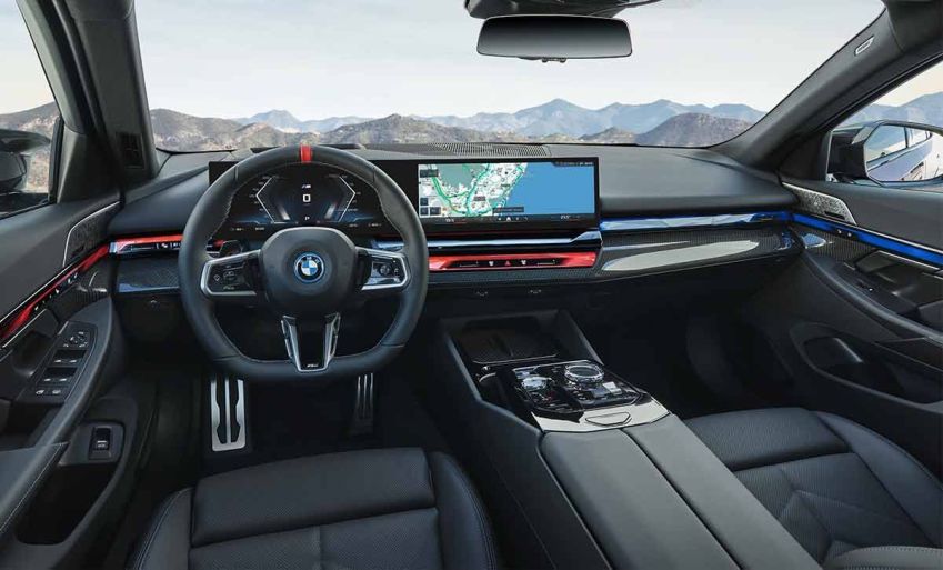 Novo Série 5 apresenta cockpit mais simplificado, com redução significativa de botões e controles / Divulgação